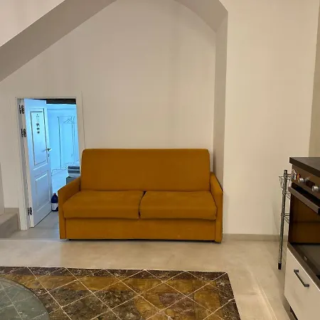 Appartamento Dal Console - Piazza Bellini - *