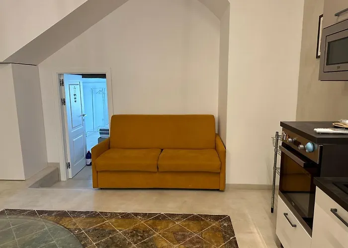 Appartamento Dal Console - Piazza Bellini - *