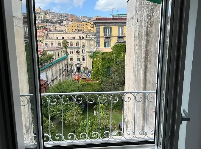 Dal Console - Piazza Bellini - *